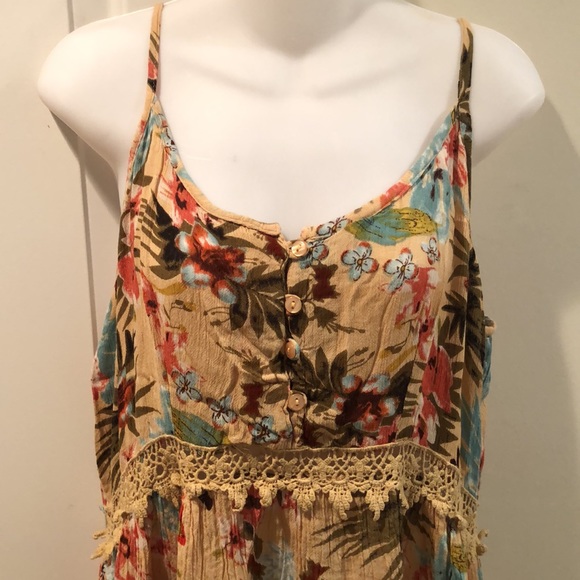 Size large dress. Excellent condition Label cut out. - Picture 2 of 6